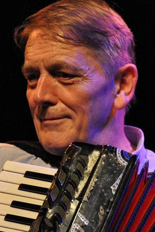 Dave Charles ha trabajado con Geraint Watkins en 1 ocasiones