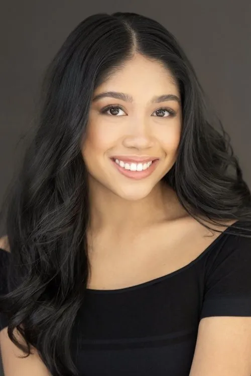 Geraldine Chiu interpretando a Cami