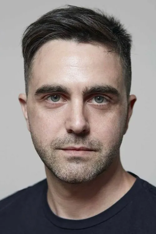 Gerardo Otero interpretando a 