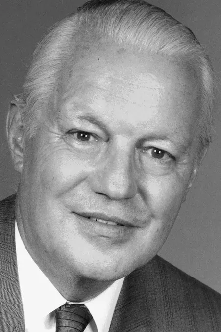 Gerhard Stoltenberg en su biografía y filmografía