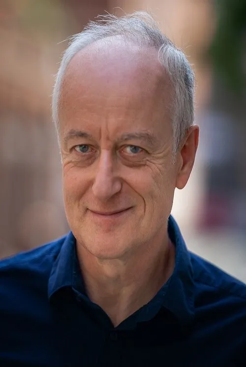 Matthew Hawkins ha trabajado con Gerrard McArthur en 1 ocasiones