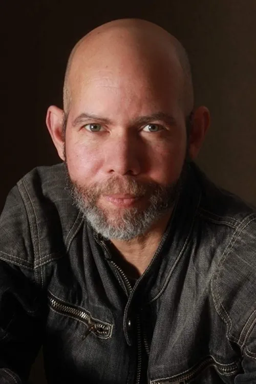 Gerry South interpretando a Skinny Hesher