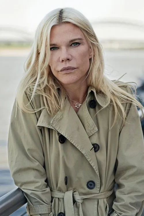 Gesche Tebbenhoff interpretando a Doro Thaling / Friedrich's Lover