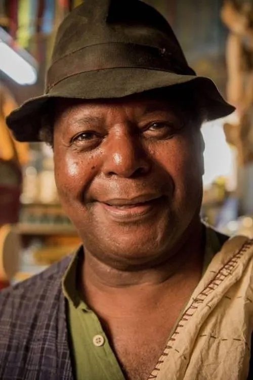 Gésio Amadeu interpretando a