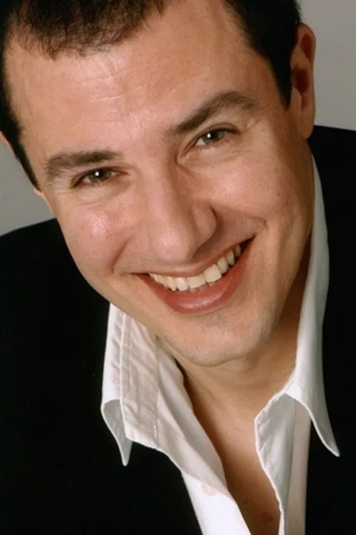 Giampiero Ingrassia interpretando a Pietro Corradi