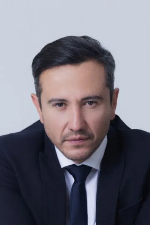 Giancarlo Mendoza Jaimes interpretando a Conductor