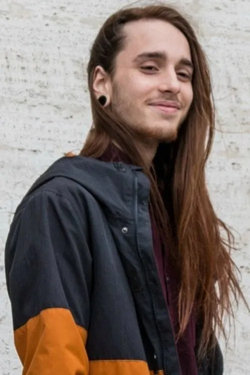 Gianluca Broccatelli interpretando a Lepre