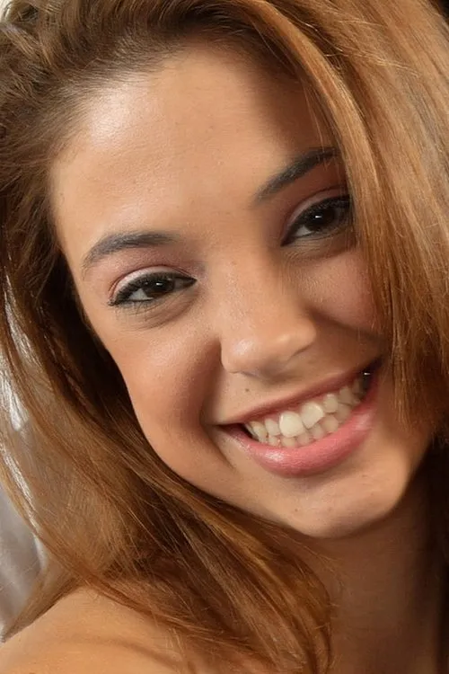 Gigi Rivera interpretando a 