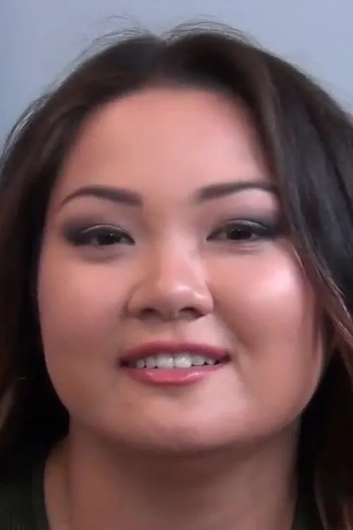 Gigi Skye interpretando a 