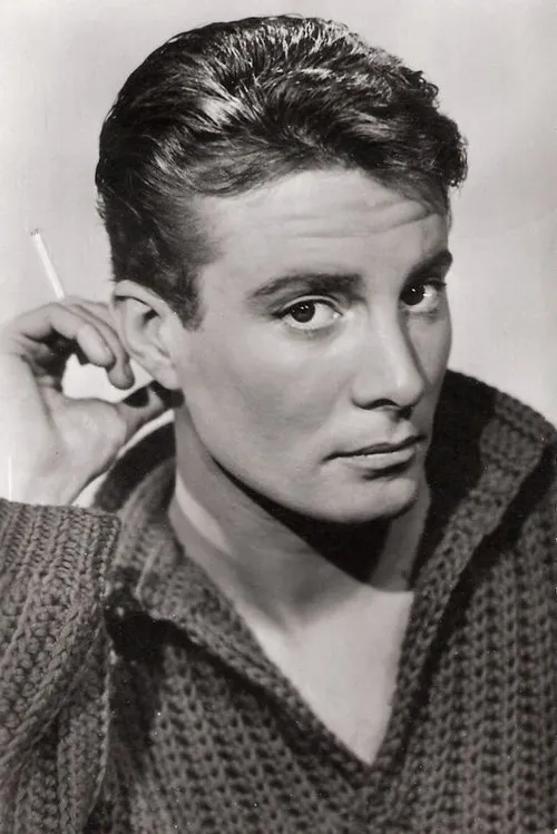 Gil Vidal interpretando a Paul