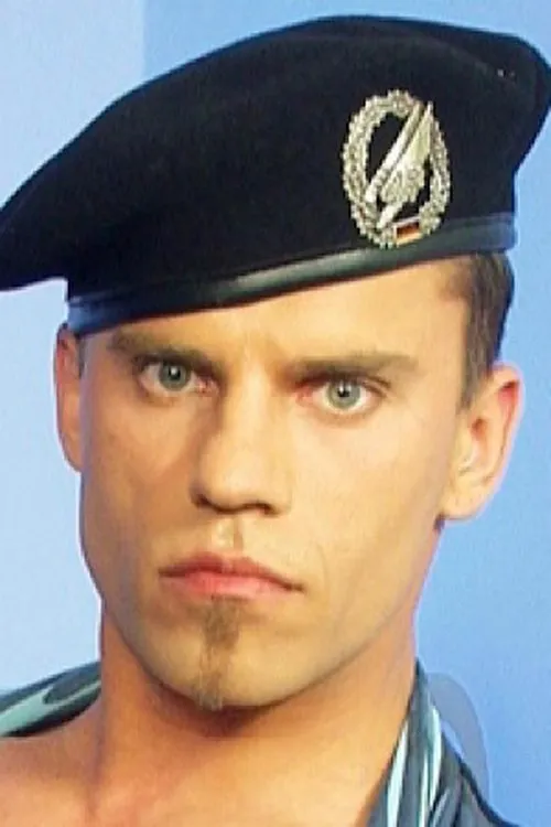 Clayton Romero ha trabajado con Gilbert Bosco en 1 ocasiones