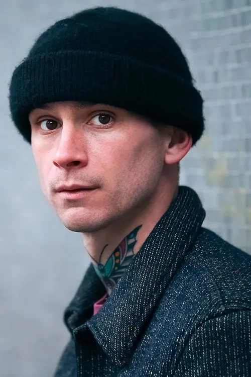 Jake Johnson ha trabajado con Gilbert Crockett en 1 ocasiones