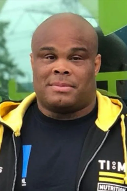 Gilbert Yvel interpretando a Self