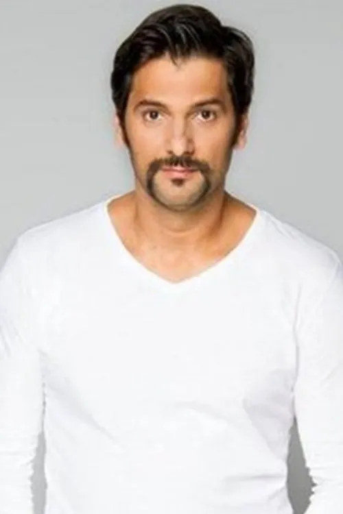 Manuel Raposo ha trabajado con Gilberto Hernández en 2 ocasiones