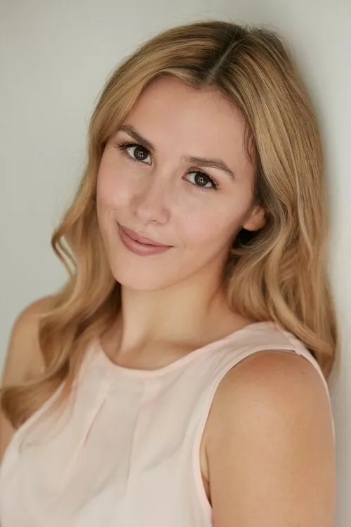 Gina Gomez interpretando a Fer