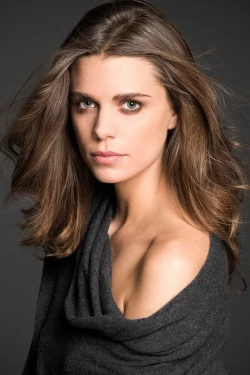 Gina Laline — personaje: Adriana Vega