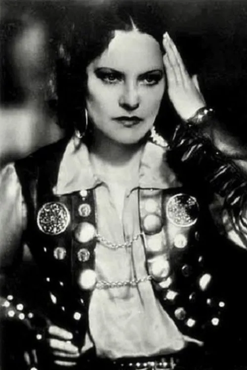 Gina Manès interpretando a Marinka