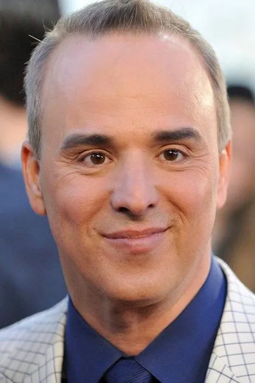 Gino Chouinard — personaje: Self - Host