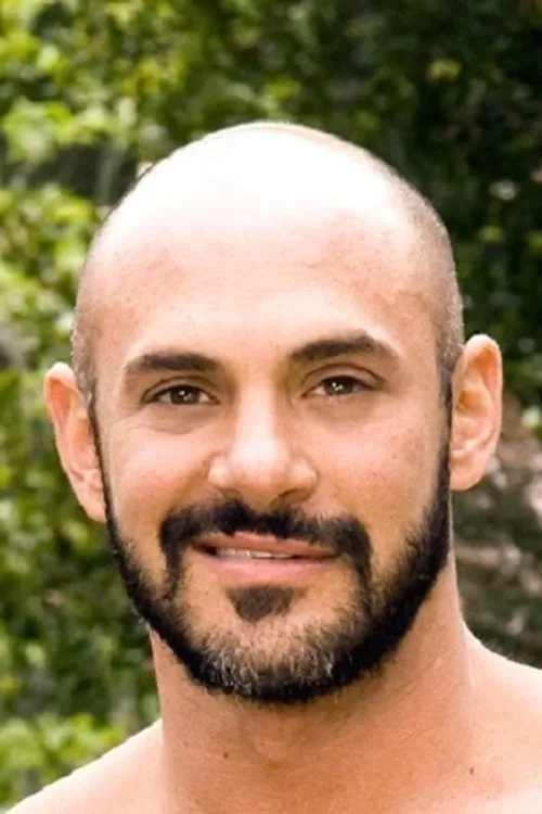 Tibor Wolfe ha trabajado con Gio Forte en 2 ocasiones