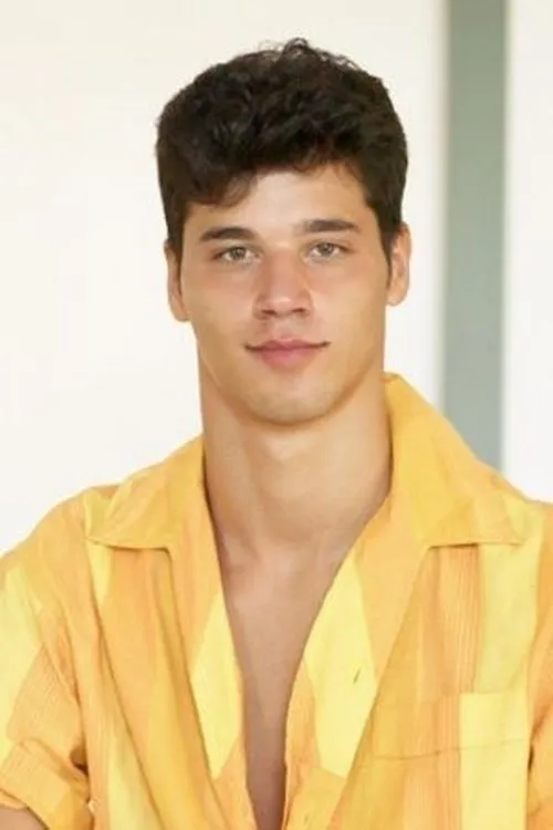 Giorgio Carrera interpretando a