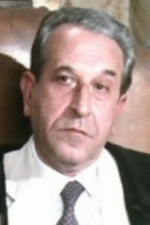 Giorgio Conti interpretando a Judge