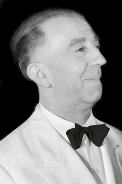 Γιώργος Δαμασιώτης interpretando a Kyr-Mihalis