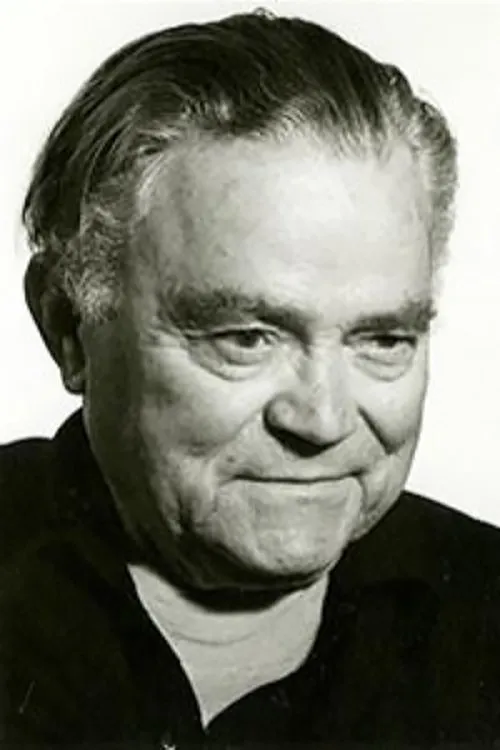 Giorgos Vlahopoulos interpretando a Totos