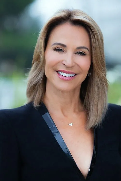 Melanie Smith ha trabajado con Giselle Fernández en 1 ocasiones