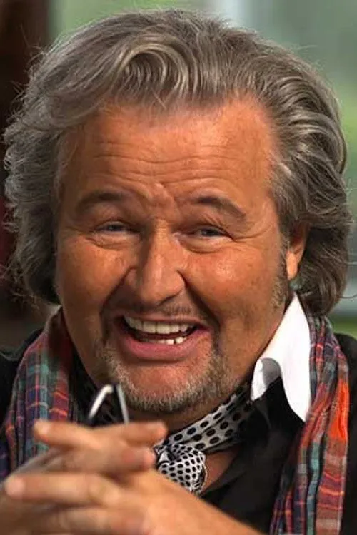 Gestur Einar Jónasson ha trabajado con Gísli Rúnar Jónsson en 2 ocasiones