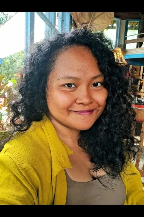 Anggis Dinda ha trabajado con Gladhys E. Syahutari en 1 ocasiones