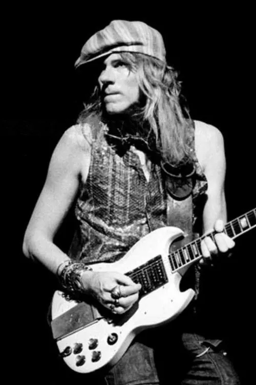 Dennis Dunaway ha trabajado con Glen Buxton en 5 ocasiones