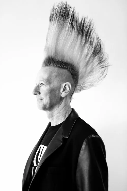 Glen Plake interpretando a Glen Plake