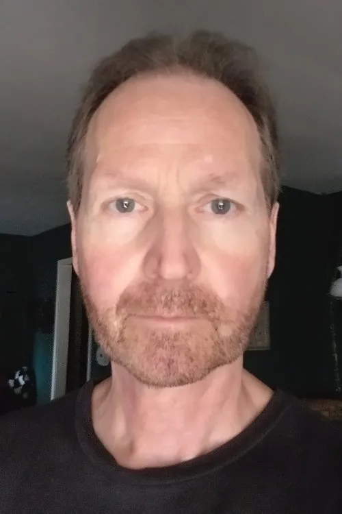 Glenn Berggoetz interpretando a The Entity (segment 