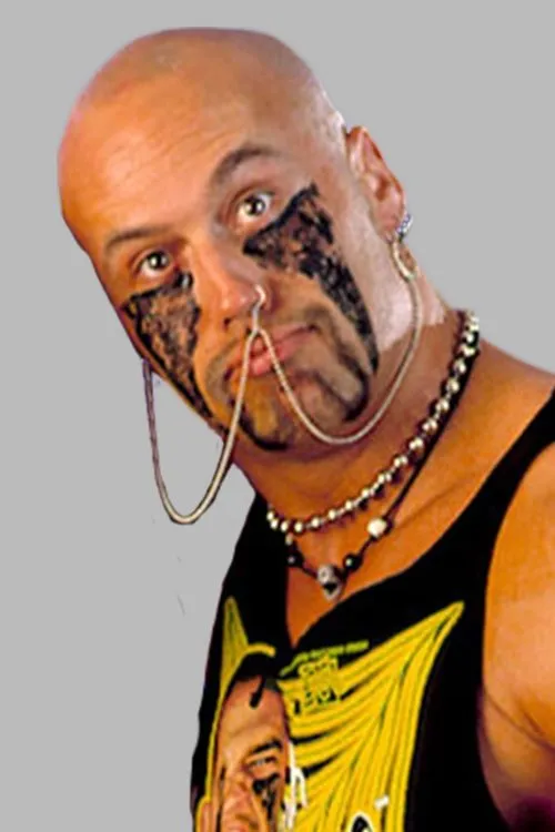 Glenn Ruth interpretando a Headbanger Thrasher