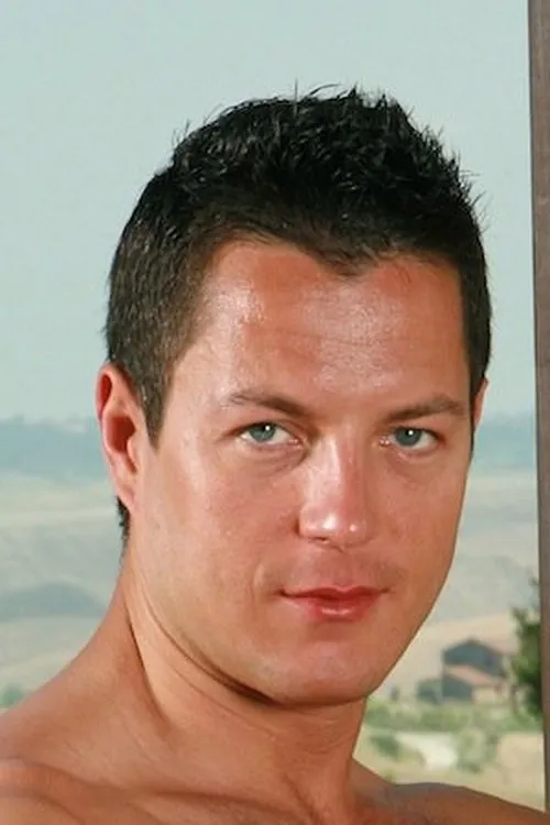 Glenn Santoro interpretando a 