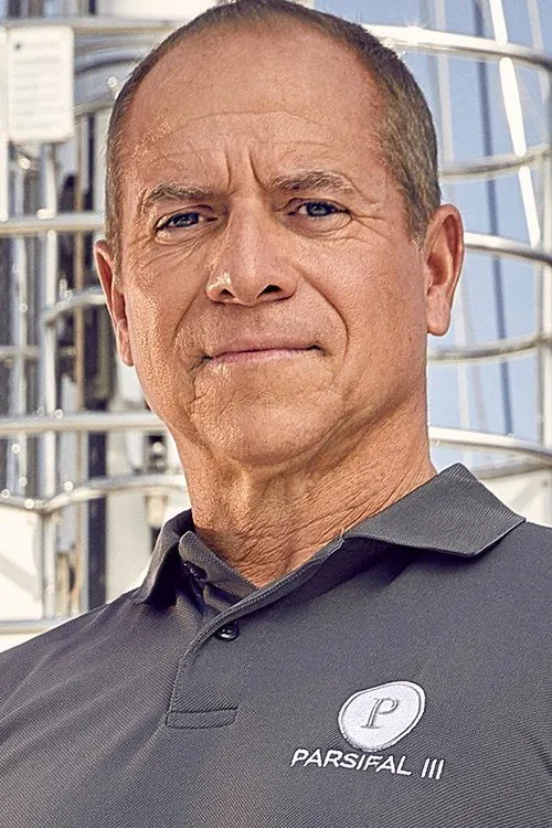 Glenn Shephard — personaje: Self - Captain