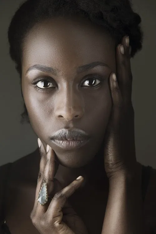 Sean Kingsley ha trabajado con Gloria Onitiri en 1 ocasiones