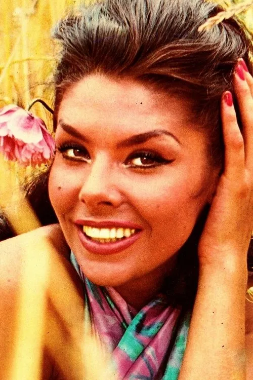 Gloria Paul interpretando a Gina Carlotti