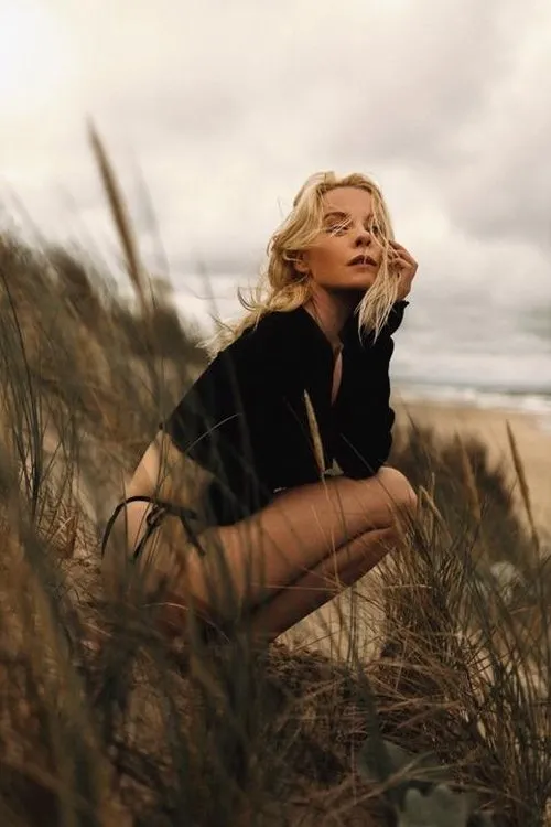 Goda Petkutė interpretando a Simona