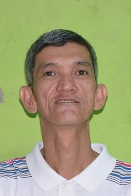 Goms Burza interpretando a Body Guard