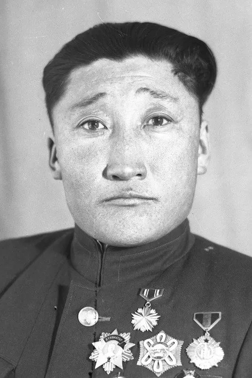 Gongor Shagdar interpretando a Gongor