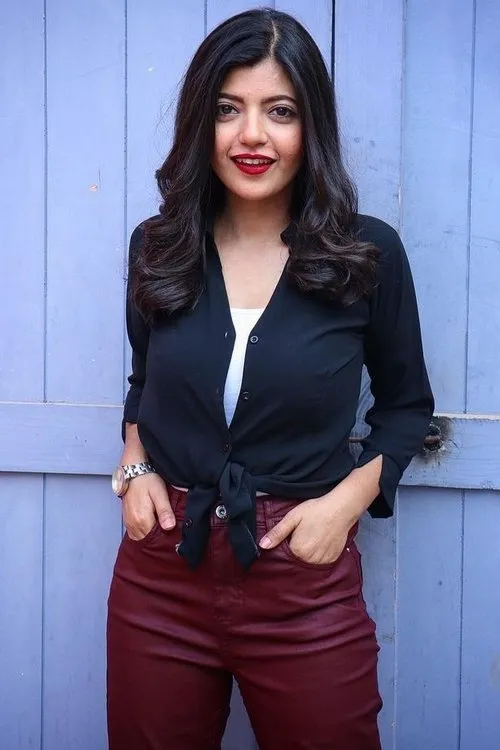 Gouri Agarwal — personaje: Baby Singh