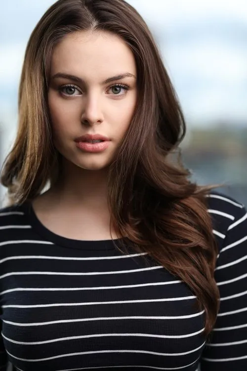 Grace Beedie — personaje: Kayla MacBentley