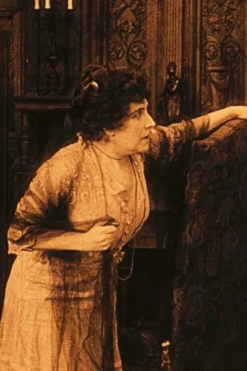 Grace Reals interpretando a Madge Larrabee