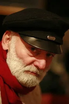 Arto Khachaturian ha trabajado con Grafser en 1 ocasiones