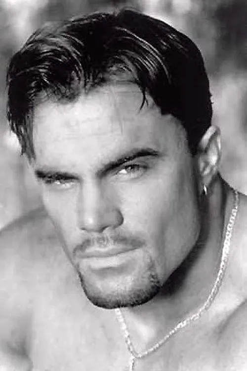 Grant Michaels interpretando a 