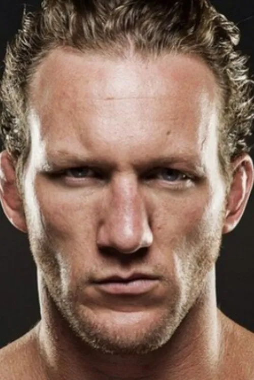Gray Maynard interpretando a Self