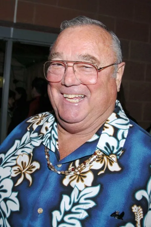 Michael Tomson ha trabajado con Greg Noll en 1 ocasiones