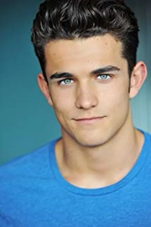 Greg Rogstad interpretando a Dylan