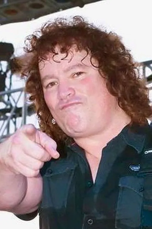 Greg Smith: interpretando a Bass